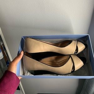 TAN AND BLACK SANDLE HEELS